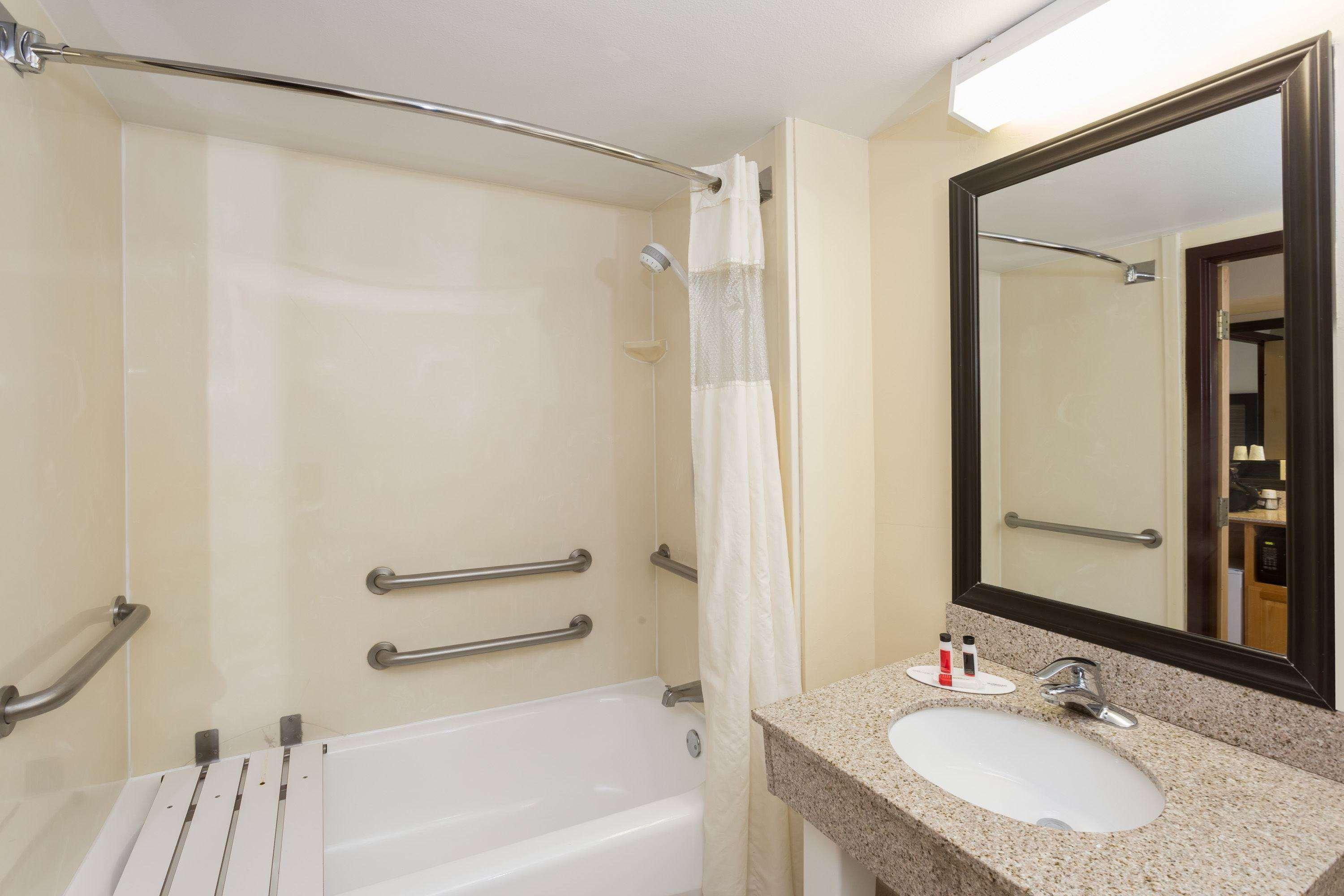 Baymont By Wyndham Fort Myers Airport Екстериор снимка