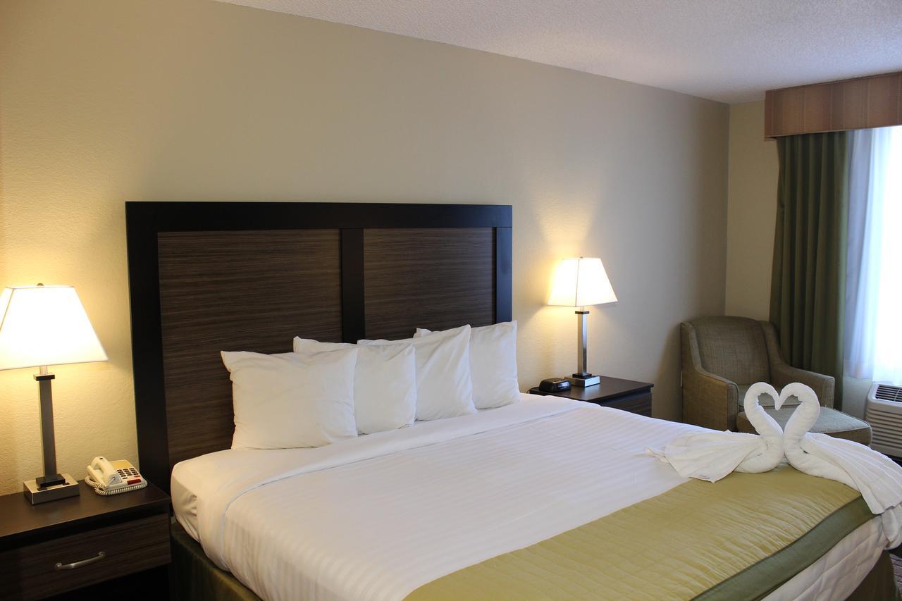Baymont By Wyndham Fort Myers Airport Екстериор снимка