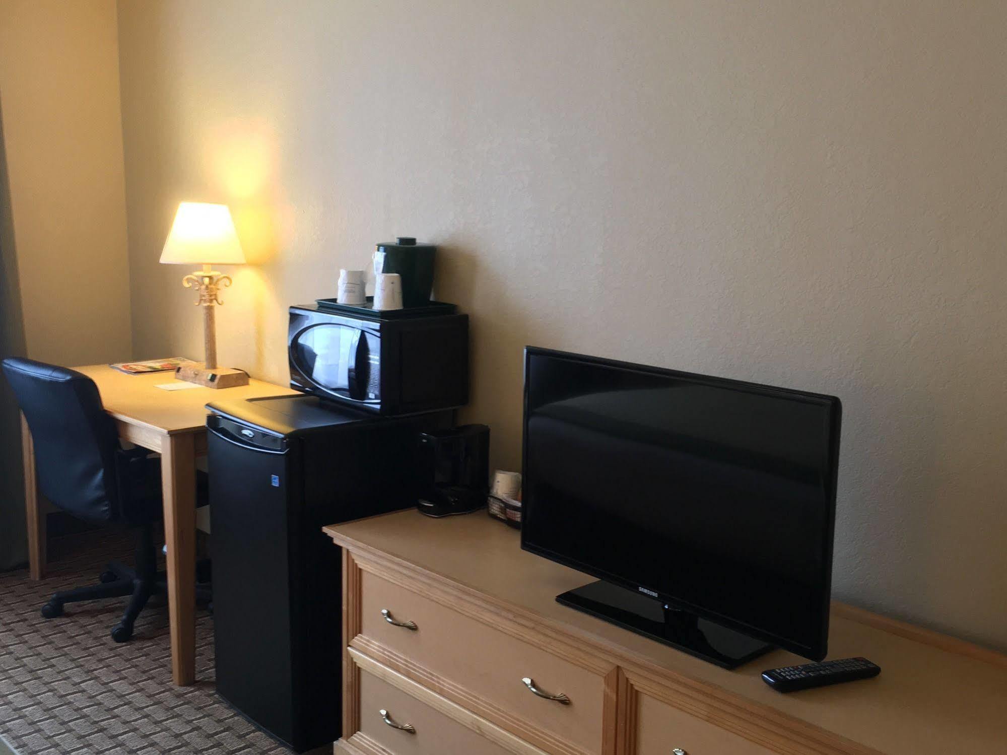 Baymont By Wyndham Fort Myers Airport Екстериор снимка
