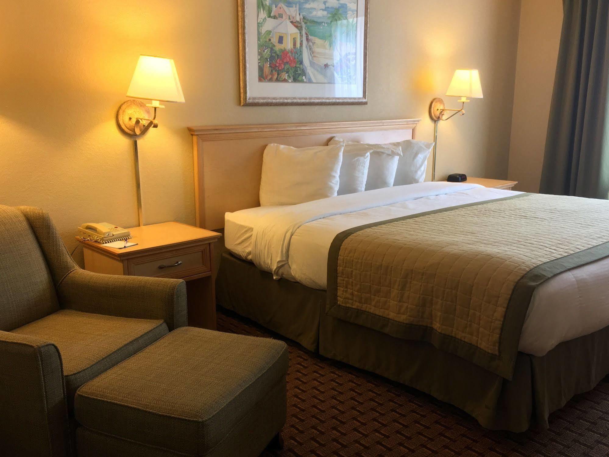 Baymont By Wyndham Fort Myers Airport Екстериор снимка