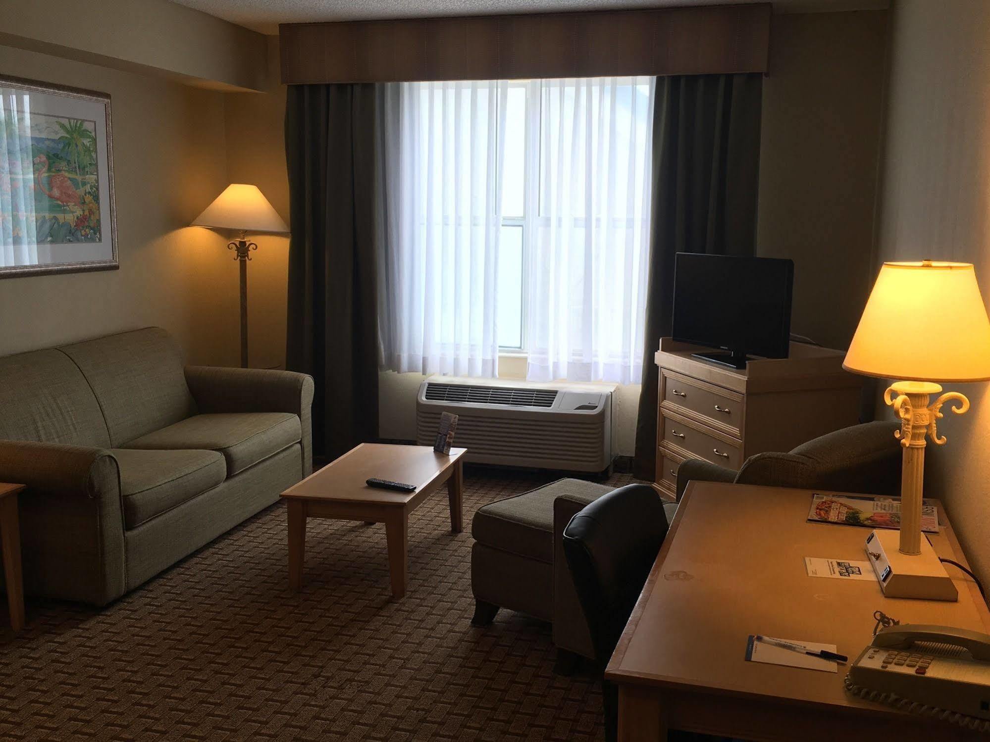 Baymont By Wyndham Fort Myers Airport Екстериор снимка