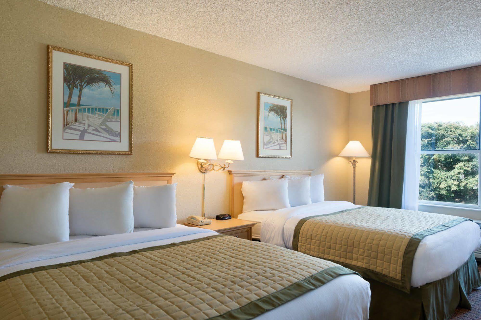 Baymont By Wyndham Fort Myers Airport Екстериор снимка