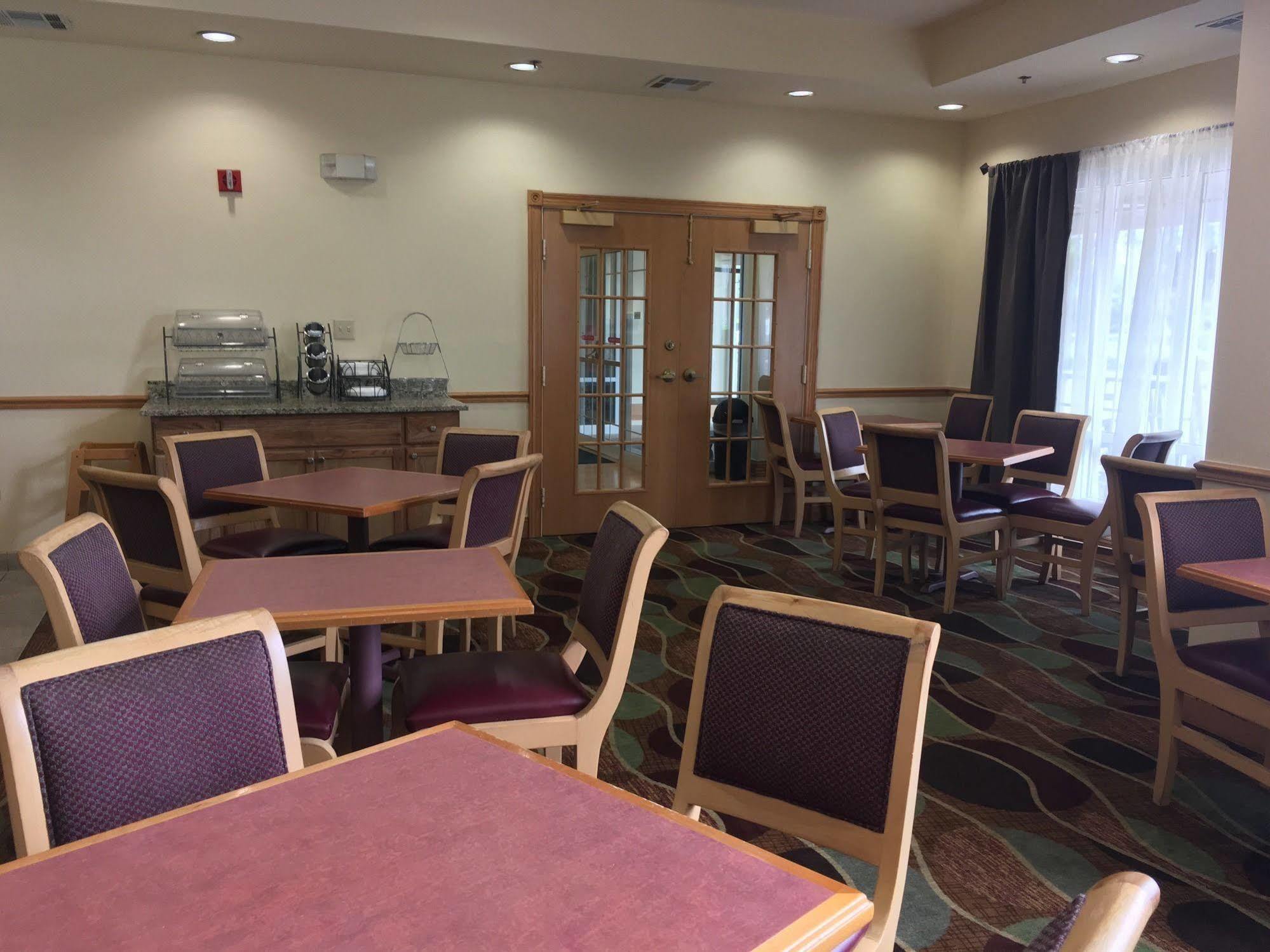 Baymont By Wyndham Fort Myers Airport Екстериор снимка
